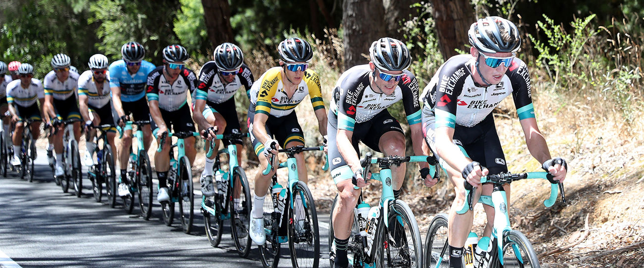 Lucas Hamilton riding for Team BikeExchange in the 2021 Santos Festival of Cycling. Image: Sarah Reed