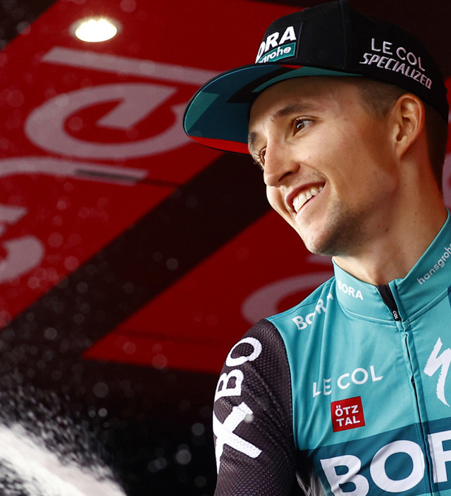 Aussie Grand Tour Winner Hindley to take on Santos Tour Down Under