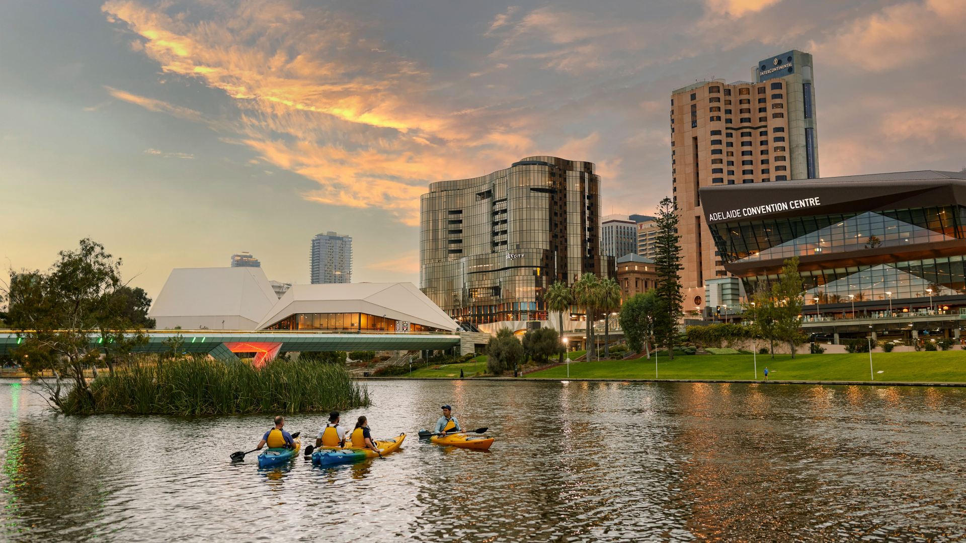 255830 166 1920X1080px